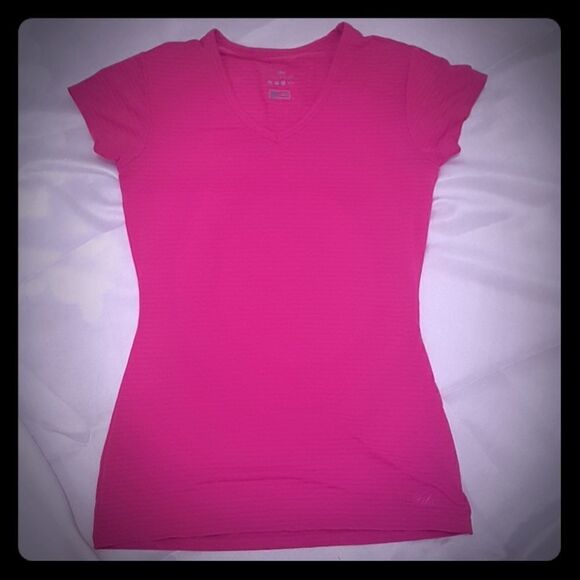 3/$20 Fila woman top tee hot pink XS - Picture 1 of 5